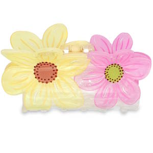 Cette pince à cheveux est l'accessoire parfait pour apporter une touche printanière et romantique à votre coiffure. À la fois fonctionnelle et esthétique, elle se distingue par son design délicat. La pince est ornée de deux fleurs épanouies de style marguerite ou tournesol. Un duo harmonieux composé d'une fleur jaune pâle lumineuse et d'une fleur rose tendre. Les centres des fleurs présentent des détails texturés dans des tons contrastés (marron et vert olive).