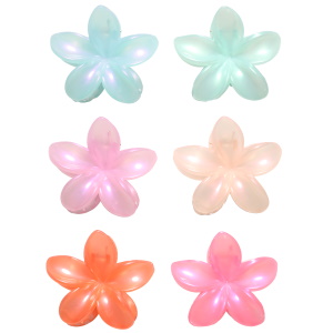 Pince crabe pour cheveux en forme de fleur en plastique de couleur. 6 coloris différents. Vendu à l'unité. Votre préférence en commentaire.