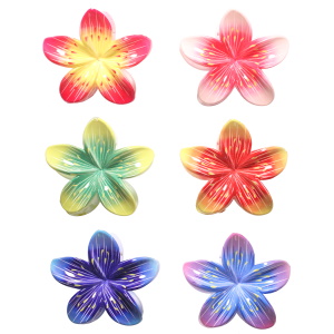 Pince crabe pour cheveux en forme de fleur en plastique de couleur. 6 coloris différents. Vendu à l'unité. Votre préférence en commentaire.