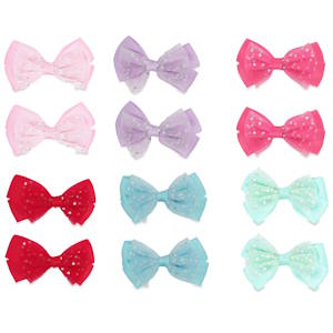Adorable lot de deux barrettes pinces nœud papillon pour cheveux de couleur, parfait pour ajouter une touche de douceur et de fantaisie à la coiffure de votre enfant. Ornées de délicats motifs scintillants, cet accessoire est idéal pour les occasions spéciales ou pour un look quotidien pétillant. 6 coloris différents. Vendu par lot de deux. Votre préférence en commentaire.