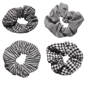 Chouchou élastique pour cheveux en textile avec motifs. 4 coloris différents. Vendu à l'unité. Votre préférence en commentaire.