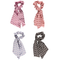 Chouchou élastique pour cheveux en forme de foulard noué en textile de couleur avec motifs de fleurs. 4 coloris différents selon arrivage.
Vendu à l'unité. Vous pouvez mettre votre préférence de coloris en commentaire.