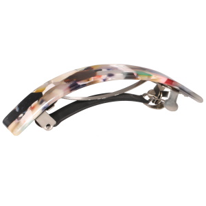 Barrette en plastique de couleur et en métal argenté.
