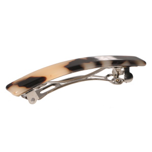 Barrette en plastique de couleur et en métal argenté.