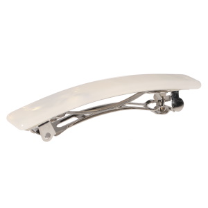 Barrette en plastique de couleur et en métal argenté.