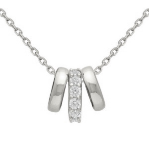 Collier composé d'une chaîne en argent 925 rhodié et de trois cercles en pendentif dont un serti d'oxydes de zirconium blancs. Fermoir anneau de ressort avec 4 cm de rallonge.