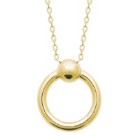 Collier composé d'une chaîne et d'un pendentif cercle et d'une pointe en plaqué or jaune 18 carats. Fermoir mousqueton avec anneaux de rappel à 40, 42 et 45 cm.