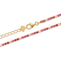 Bracelet en plaqué or jaune 18 carats pavé de pierres synthétiques de couleur rose et rouge. Fermoir mousqueton avec rallonge de 3 cm.