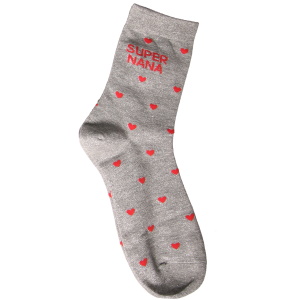 Paire de chaussettes scintillantes avec l'inscription Super nana et des motifs de coeurs.