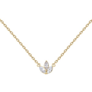 Collier composé d'une chaîne en plaqué or jaune 18 carats et d'un pendentif en forme de fleur sertie d'oxydes de zirconium blancs. Fermoir anneau ressort avec 4 cm de rallonge.