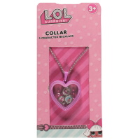 Collier élastique composé d'une chaîne en métal argenté et d'un pendentif en forme de cœur avec à l'intérieur des personnages de LOL.