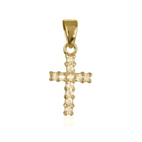 Pendentif en forme de croix en plaqué or jaune 18 carats pavé d'oxydes de zirconium blancs.