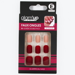 Boîte de 24 faux ongles. Des faux ongles pour changer de manucure en un clin d’œil. Quelle que soit la taille de votre ongle, vous pouvez choisir le faux ongle le plus approprié pour vous. 24 faux ongles par boite + adhésifs.