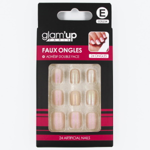 Boîte de 24 faux ongles. Des faux ongles pour changer de manucure en un clin d’œil. Quelle que soit la taille de votre ongle, vous pouvez choisir le faux ongle le plus approprié pour vous. 24 faux ongles par boite + adhésifs.