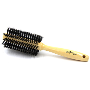 Brosse à cheveux. Démêlage en douceur de tous types de cheveux. Vous procure un coiffage agréable.