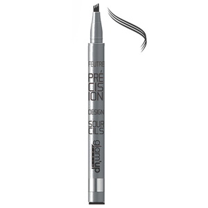 Feutre pour sourcils micro précision. Spécialement conçu pour la technique du Microblading, le Feutre à sourcils Micro-précision permet de dessiner les sourcils en un mouvement. Conçu sur la base d’un feutre liner, celui-ci est pourvu d’un pinceau à 3 dents qui simulera l’effet d’une griffe afin de redessiner, combler, peigner les sourcils. Son applicateur est d’une précision ultime et sert à redessiner les sourcils un par un et simuler de la matière pour offrir un maquillage structuré et parfait.