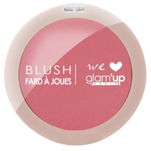 Fard à joues blush We Love Rose velours. Le blush Glam’Up Paris offre un effet « bonne mine», il permet de sculpter les joues et de modeler le visage. Un blush au toucher doux et soyeux au fini satiné qui fond sur la peau et se décline en quatre teintes pétillantes. Délicates ou plus intenses, les nuances s’appliquent tout simplement
Mates et lumineuses, elles sculptent et rehaussent les pommettes de façon naturelle pour un effet bonne mine
