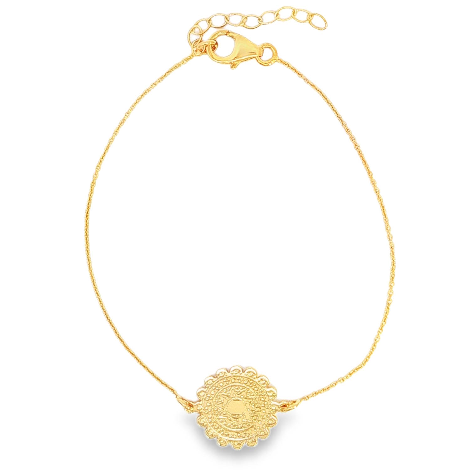 Sublime bracelet chaîne en bronze, finement ouvragé.<br/>Sa délicate maille met en valeur un motif central orné de dessins finement gravés, ajoutant une touche d'élégance discrète à votre poignet.<br/>Un bijou raffiné, parfait pour sublimer toutes vos tenues avec une subtile note de lumière. Etoile Rond Soleil Adolescent Adulte Femme Fille Indémodable Nature Sublime bracelet chaîne en bronze, finement ouvragé.<br/>Sa délicate maille met en valeur un motif central orné de dessins finement gravés, ajoutant une touche d'élégance discrète à votre poignet.<br/>Un bijou raffiné, parfait pour sublimer toutes vos tenues avec une subtile note de lumière. Etoile Rond Soleil Adolescent Adulte Femme Fille Indémodable Nature