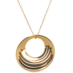 Collier composé d'une chaîne et d'un pendentif rond en véritable bronze. Fermoir mousqueton avec 4 cm de rallonge.