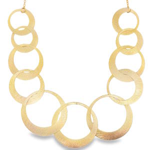 Ce collier chaîne en bronze est une pièce maîtresse sophistiquée. Les maillons circulaires, imbriqués avec élégance, créent un effet visuel captivant et un mouvement fluide. Le ton chaleureux du bronze illumine le décolleté, ajoutant une touche de luxe discret à toute tenue. Un accessoire intemporel, parfait pour rehausser votre style quotidien.