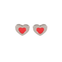 Boucles d'oreilles puces en forme de cœur en argent 925/000 pavées d'émail de couleur rouge.