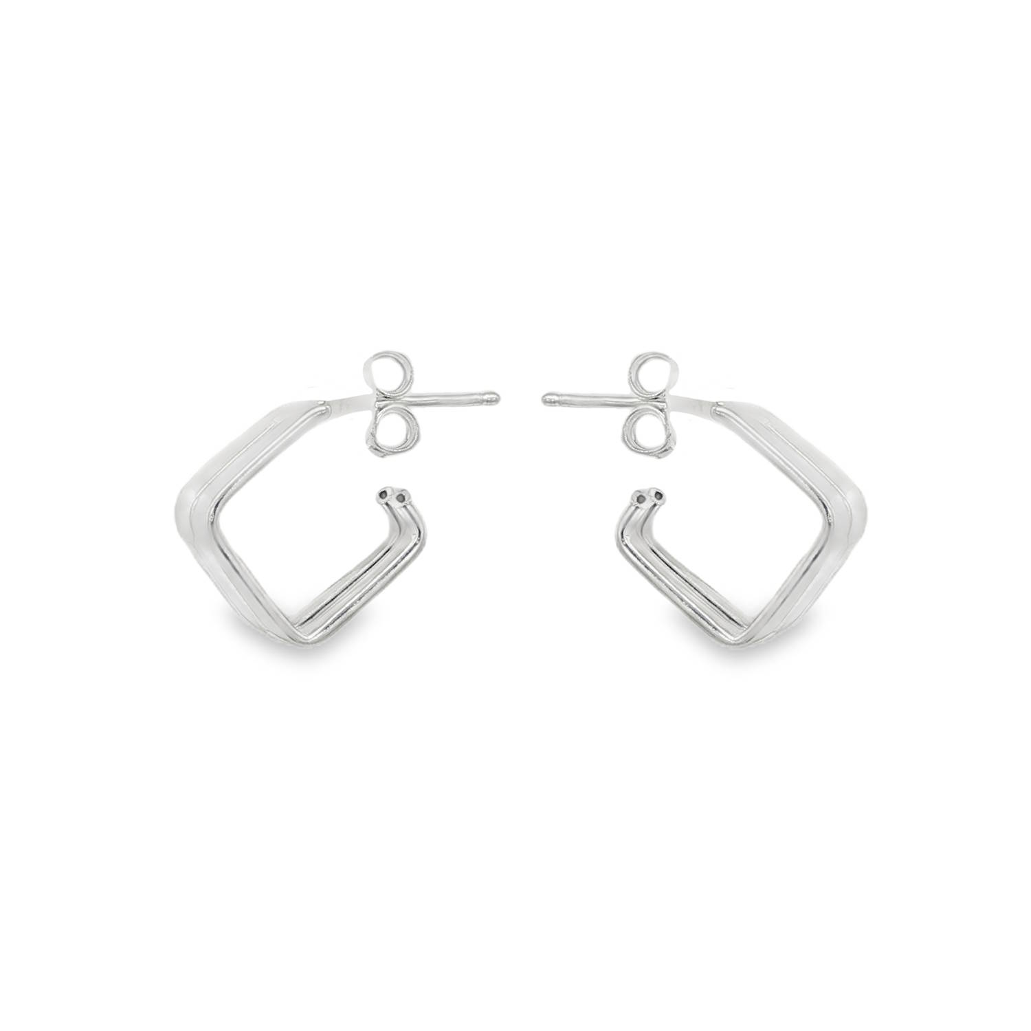 Rehaussez votre style avec ces boucles d'oreilles créoles en argent 925/000.<br/>Minimalistes et modernes, elles adoptent une forme carrée qui apporte une touche géométrique à toute tenue.<br/>Leur design épuré en fait un accessoire polyvalent, idéal pour un look chic au quotidien ou pour compléter une allure sophistiquée. Carré Créoles Pendantes Adolescent Adulte Femme Fille Indémodable Rehaussez votre style avec ces boucles d'oreilles créoles en argent 925/000.<br/>Minimalistes et modernes, elles adoptent une forme carrée qui apporte une touche géométrique à toute tenue.<br/>Leur design épuré en fait un accessoire polyvalent, idéal pour un look chic au quotidien ou pour compléter une allure sophistiquée. Carré Créoles Pendantes Adolescent Adulte Femme Fille Indémodable