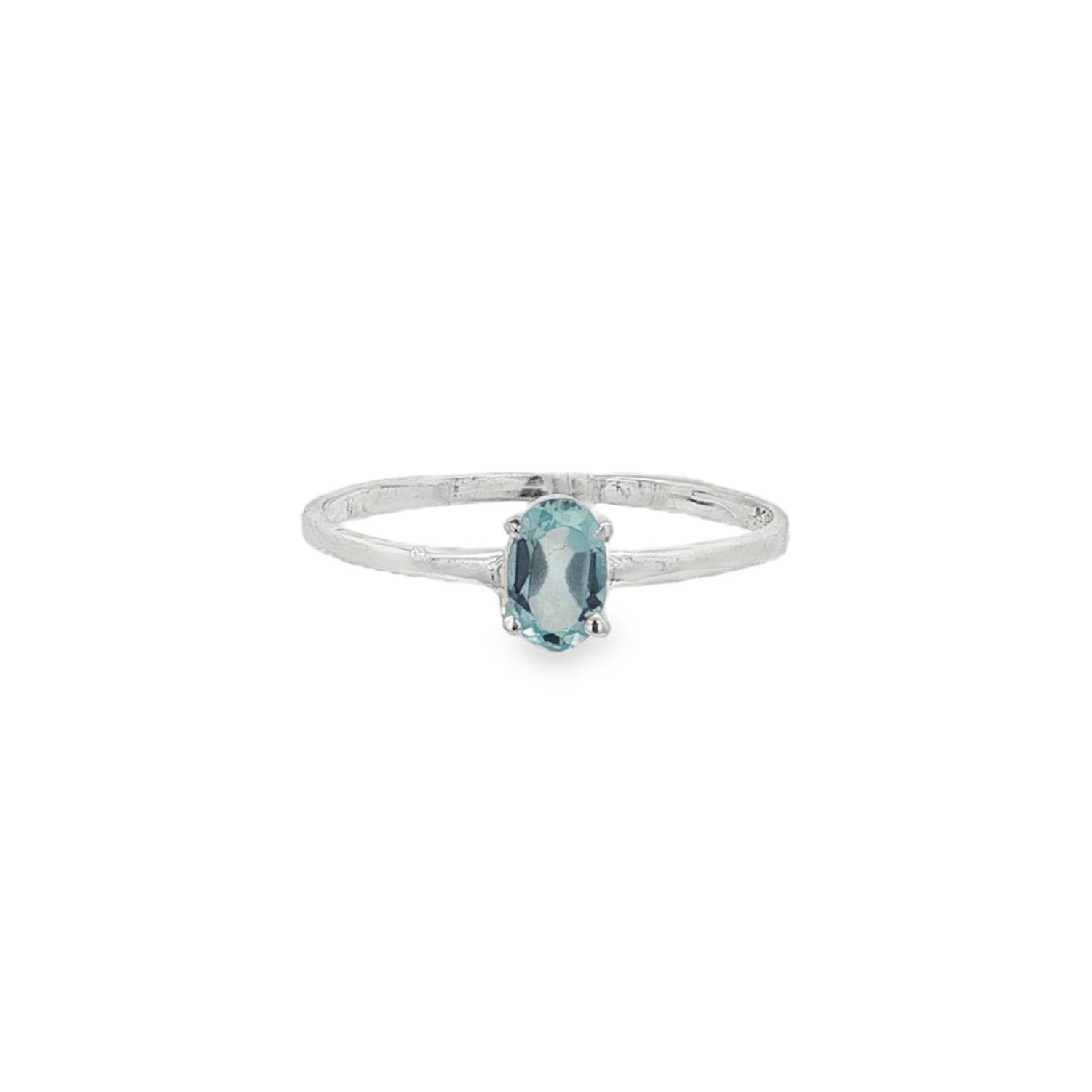 Bague solitaire en argent 925/000, ornée d'une aquamarine (Aigue marine) de taille brillant ovale, reflétant des nuances bleu-vert claires et captivantes.<br/>Une alliance parfaite de simplicité et d'élégance discrète, idéale pour celles qui apprécient la beauté naturelle et les créations délicates.<br/>Un bijou raffiné pour illuminer votre quotidien. Ovale Solitaire Adolescent Adulte Femme Fille Indémodable Bague solitaire en argent 925/000, ornée d'une aquamarine (Aigue marine) de taille brillant ovale, reflétant des nuances bleu-vert claires et captivantes.<br/>Une alliance parfaite de simplicité et d'élégance discrète, idéale pour celles qui apprécient la beauté naturelle et les créations délicates.<br/>Un bijou raffiné pour illuminer votre quotidien. Ovale Solitaire Adolescent Adulte Femme Fille Indémodable