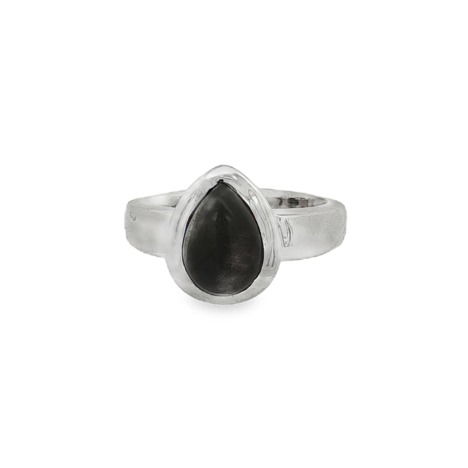 Arborez une élégance mystique avec cette bague solitaire en argent 925/000.<br/>Au cœur de ce bijou, un obsidienne taillée en cabochon poire, dévoile des nuances profondes et envoûtantes.<br/>Le poli de la pierre, bien que modeste, met en valeur la singularité de l'obsidienne, faisant de cette bague une pièce unique. Ovale Solitaire Adolescent Adulte Femme Fille Indémodable Arborez une élégance mystique avec cette bague solitaire en argent 925/000.<br/>Au cœur de ce bijou, un obsidienne taillée en cabochon poire, dévoile des nuances profondes et envoûtantes.<br/>Le poli de la pierre, bien que modeste, met en valeur la singularité de l'obsidienne, faisant de cette bague une pièce unique. Ovale Solitaire Adolescent Adulte Femme Fille Indémodable