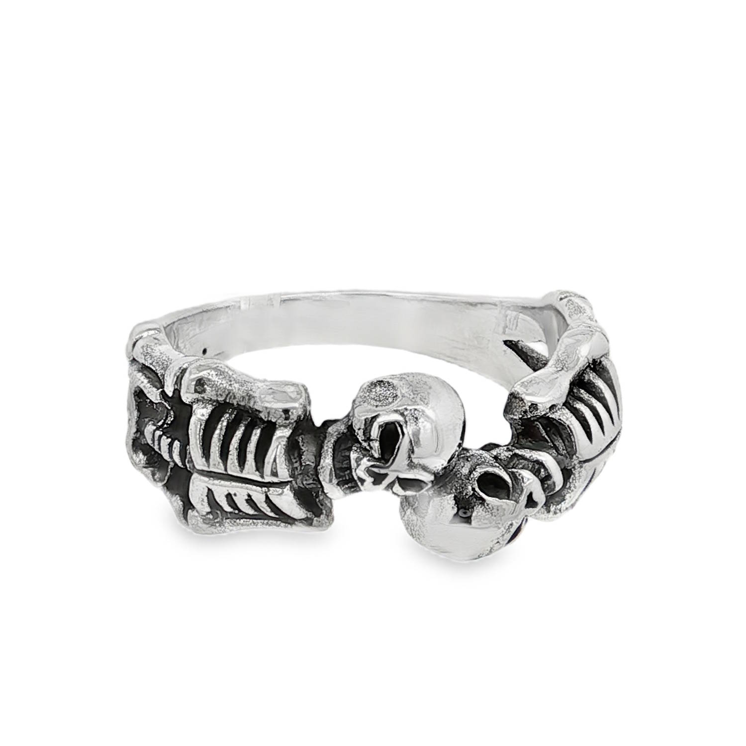 Arborez un style audacieux avec cette bague en argent 925/000, ornée de têtes de mort finement détaillées.<br/>Son design unique et expressif en fait un accessoire saisissant pour affirmer votre personnalité.<br/>Un bijou distinctif, parfait pour les amateurs d'esthétique sombre et recherchée. Tête de mort Adolescent Adulte Fille Garçon Indémodable Mixte Symboles Arborez un style audacieux avec cette bague en argent 925/000, ornée de têtes de mort finement détaillées.<br/>Son design unique et expressif en fait un accessoire saisissant pour affirmer votre personnalité.<br/>Un bijou distinctif, parfait pour les amateurs d'esthétique sombre et recherchée. Tête de mort Adolescent Adulte Fille Garçon Indémodable Mixte Symboles