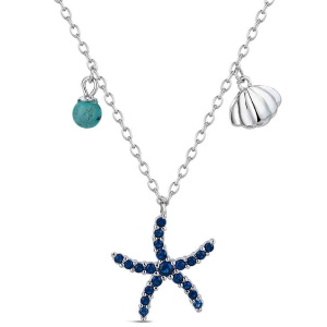 Collier composé d'une chaîne en argent 925/000 assorti d'un pendentif en forme de coquillage, d'une perle turquoise et d'une étoile de mer sertie de cristaux bleus.
