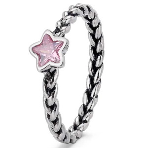Bague avec l'anneau torsadé en argent 925/000 rhodié ornée d'une étoile sertie d'un oxyde de zirconium rose.