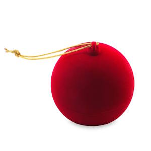 Boîte à bijoux sphérique rouge en forme de boule de sapin de Noël, idéale pour présenter et protéger vos précieuses bagues. Son intérieur doux préserve l'éclat de vos joyaux, tandis que sa forme élégante ajoute une touche de raffinement à votre collection.