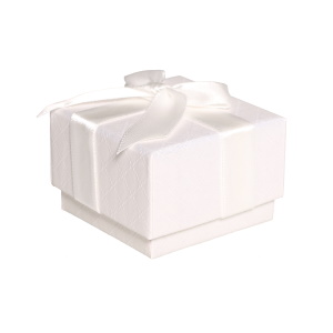 Boîte cadeau écrin pour bague avec un nœud papillon.