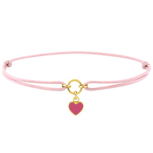 Bracelet composé d'un cordon rose et d'un cœur en plaqué or jaune 18 carats pavé d'émail rose.