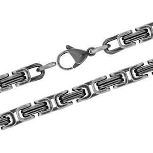 Rehaussez votre style avec cette chaîne maille royale en acier, un bijou masculin raffiné. Son design complexe et sa finition lui confèrent une allure luxueuse et intemporelle. Confectionnée avec précision, cette chaîne témoigne d'un savoir faire d'exception et ajoute une touche d'élégance à toute tenue. Fermoir mousqueton avec 3 cm de rallonge.